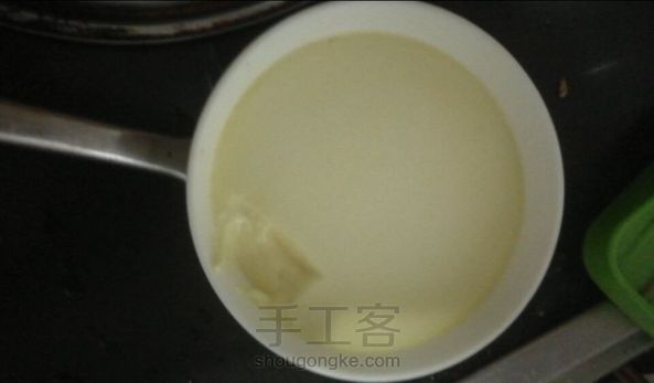 哈，蛋清做了双皮奶，剩的蛋黄做了布丁哈哈 第1张