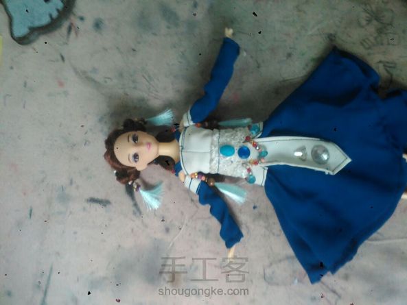 交作业啦，这件衣服我做了几个小时，本人五年级，手残党，做成这样认为还不错了，满满的成就感。😌😌