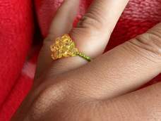 不知道为什么我编的菱形珠用力拉会拱起来