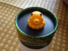 用自己的双手捏出小章鱼没想到也蛮可爱的！只不过腿多了一些😊