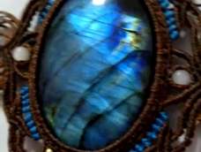 昨天做到半夜三更,终于做出来了,用的扁蜡,做出来效果甚好,不喜欢项链绳部分,做了改动!效果出乎意料的好看!!