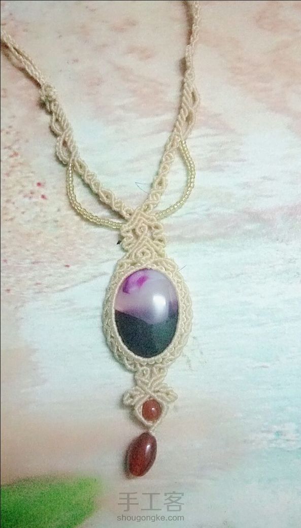 交作业  这是我的第一条项链😊😊