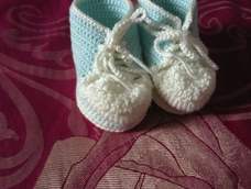 给囡女钩了一双小球鞋