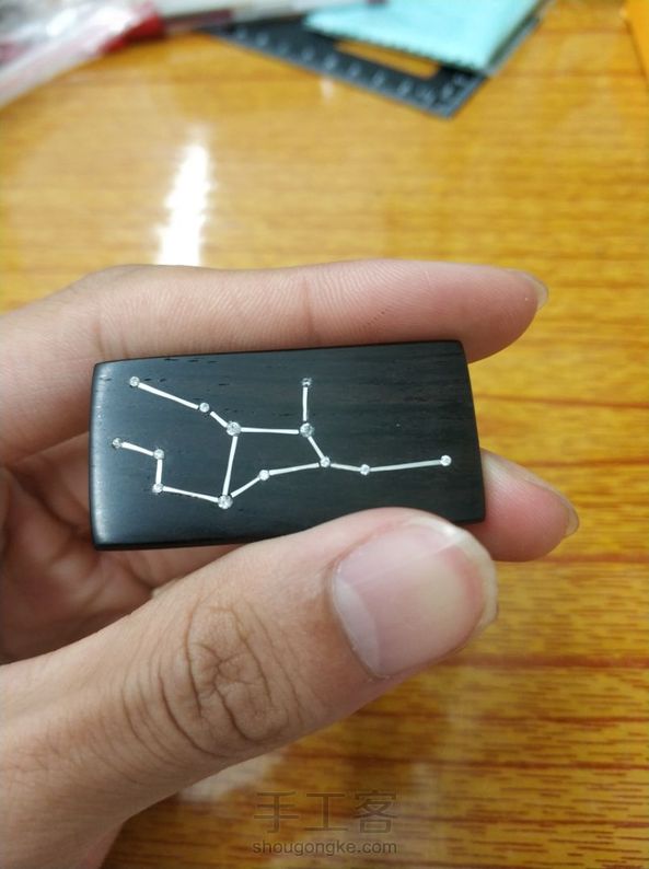 第一次做 银丝没嵌好 粘钻也粘的不好😂 下次再努力