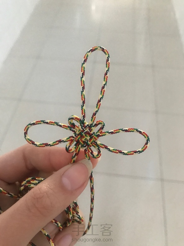 一直不会盘长结，学了各种教程各种迷糊……
这是见到的最详尽清晰的教程，没有之一💖
代替吉祥结挂小鱼高大上٩(˘◡˘ )
