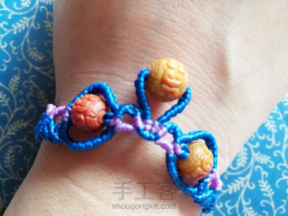 感觉像个小皇冠呀。用泰蜡和圆蜡分别做这个款，效果都不错。 第1张