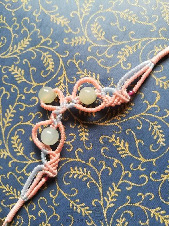 感觉像个小皇冠呀。用泰蜡和圆蜡分别做这个款，效果都不错。 第2张