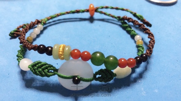 感谢何师的教程，成品很漂亮，好喜欢💕老公也夸很美腻😊可以根据自己的珠子自由搭配，大家发挥想象手链做起来吧 第5张