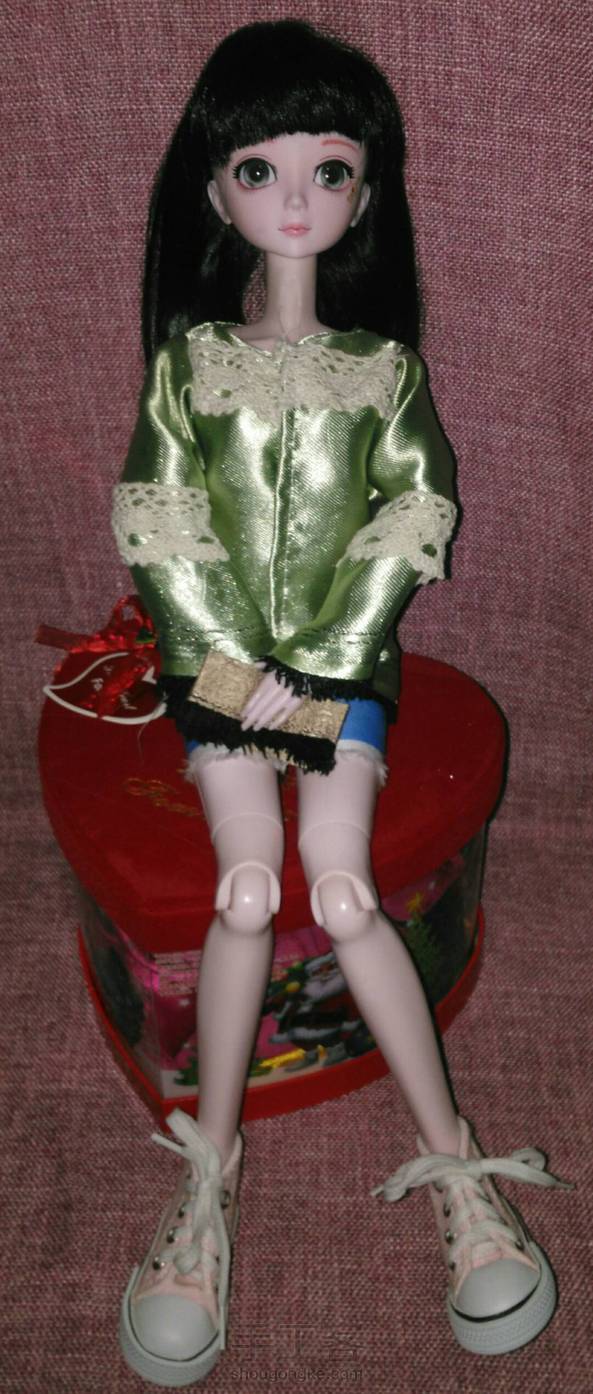 小茶的新衣裳^O^竟然过年新衣都脱到过年前几天才准备！最后家里两只小萌宝凑图～