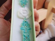 这个配色真心好看,可以做手链,也可以做挂饰!感谢大大的教程!