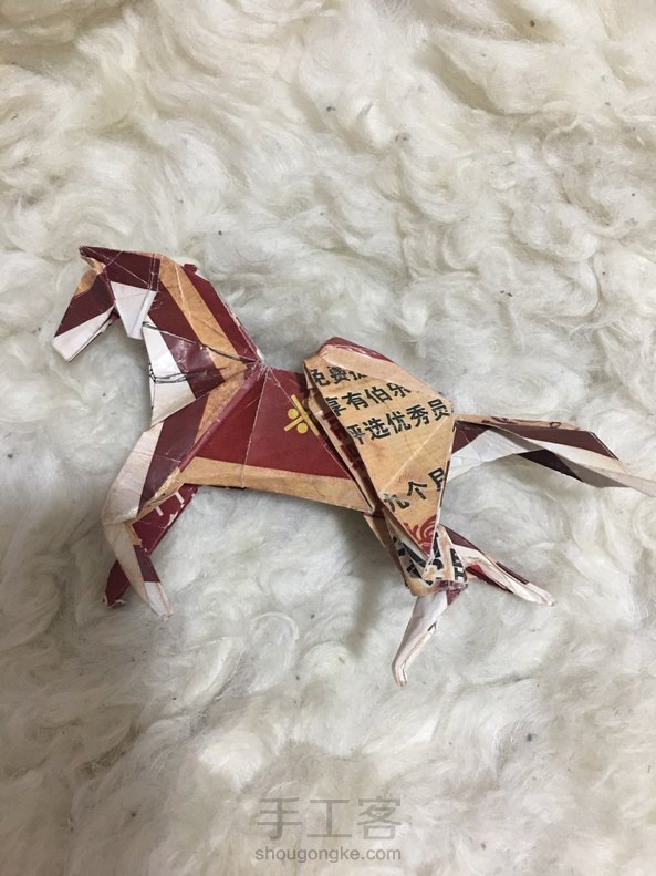 要用不易破的薄薄的纸吧 厚的纸折到最后太多层折不动
