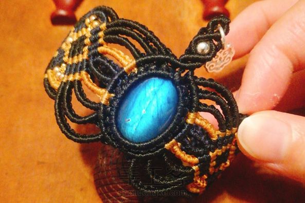 超级好看！要拍九宫格才能满足哈哈~送朋友的生日礼物，手边只有1.0的线，所以细节处理的不太好，后边也多多少少改了一点，大体是一样的，线量也差不多。感谢教程，比心！ 第1张