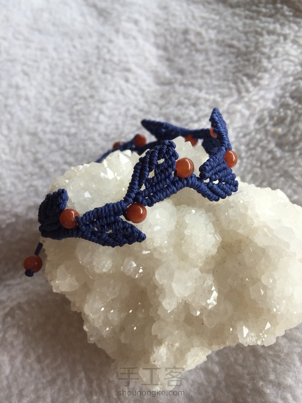 编了一条手链😊😊😊 第2张