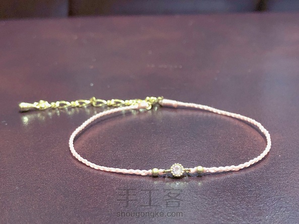 找不到这种好看的定制扣，自己随便找了类似的。秀气上手很好看。