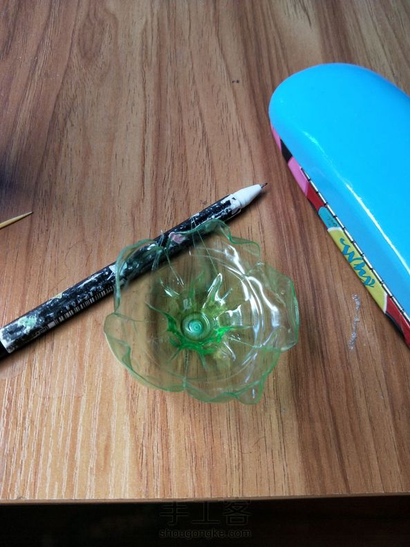 看教程自己突发创意！！！用瓶子底部不用那么麻烦。