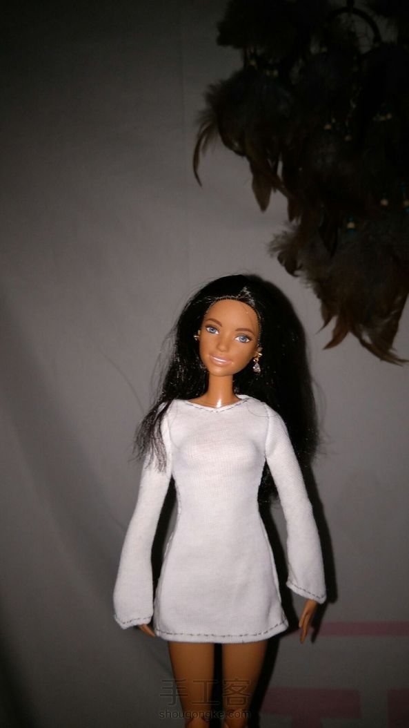 嗯……领口形状不对，大小不对，袖子太窄太短，……衣服小了两边又加了两块布😂😂😂😂吃了不会打板的亏