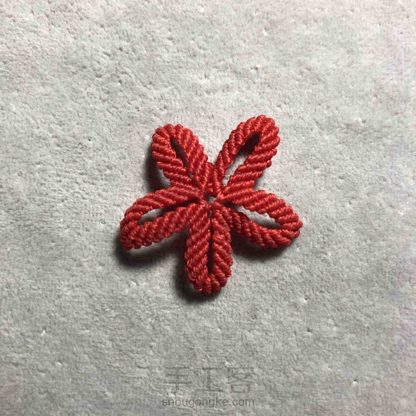 非常详细的教程，先做了一朵小花花。过会儿再做本教程的其他的款式！谢谢教程！