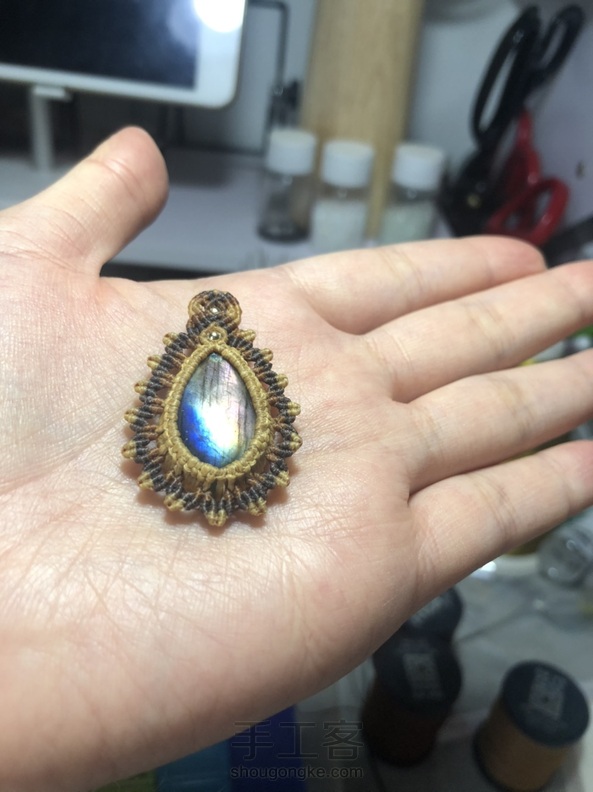 手边暂时木有那么多珠子。所以改动了一些。还是很漂亮的。谢谢教程！下次做了加珠原版的再来交一次作业😹 第3张