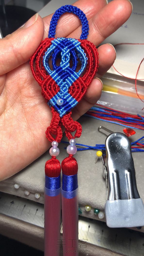 终于对它出手了，不过第一个没做好。下一个就有经验了。谢谢老师的教程！教程名:心锁