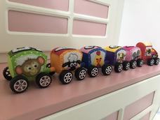 大概临摹出来了一列小火车！送给宝宝当礼物，完全自己画的图