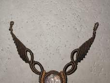 本来想的手链，哪知方向反了[捂脸]，改成项链吧