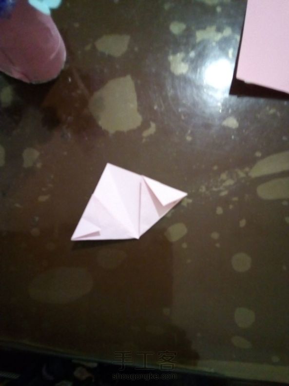 大家好，今天，我来给大家说个笑话。从前有两位新来的同学。做自我介绍。第一个同学说。大家好，我叫尤勇。我爱下棋。另一位同学上来说，大家好，我叫夏琪。我爱游泳。忽然下面响起一片热烈的掌声。 第6张