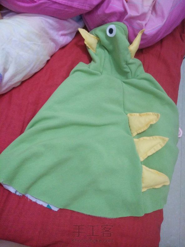 做的有点不好。第一次做衣服。