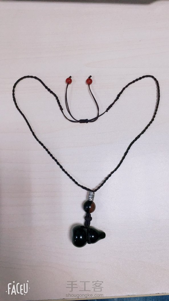 初次作品，四股姐很难编，怎么也编不紧实，编好了，才发现过不了大脑袋。😅