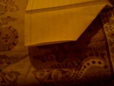 这个纸飞机还挺好的，可以飞过20多米，机翼上最好像我那样折一个条，就可以飞更远