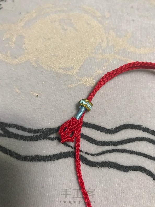 送给朋友家小孩儿的长命锁，自己做了个链儿，又配了个尾扣，自我感觉还行。 第2张