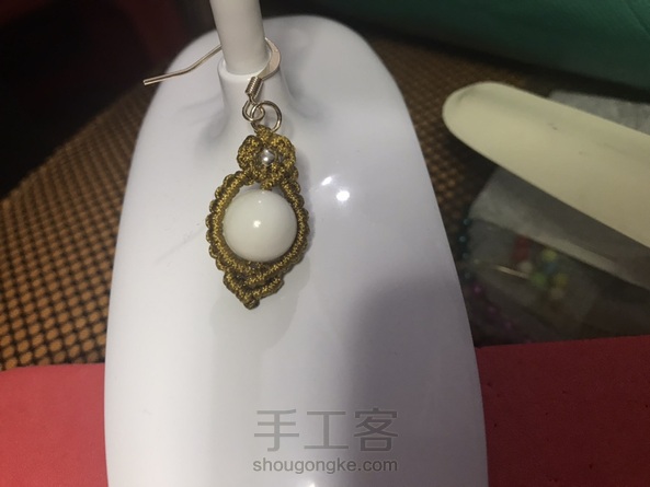 交作业，硨磲耳坠，72号🧵不够精致。