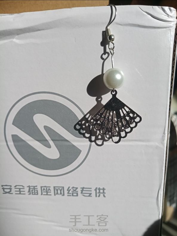 因为只有一个耳洞所以只做了一个，珠子好像有点大了