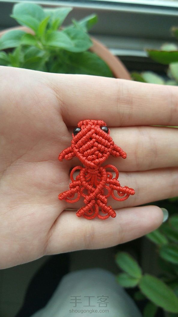 眼睛用3mm＋的珠子感觉正好