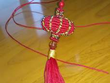 没有黄色线，用五彩加金色代替了。