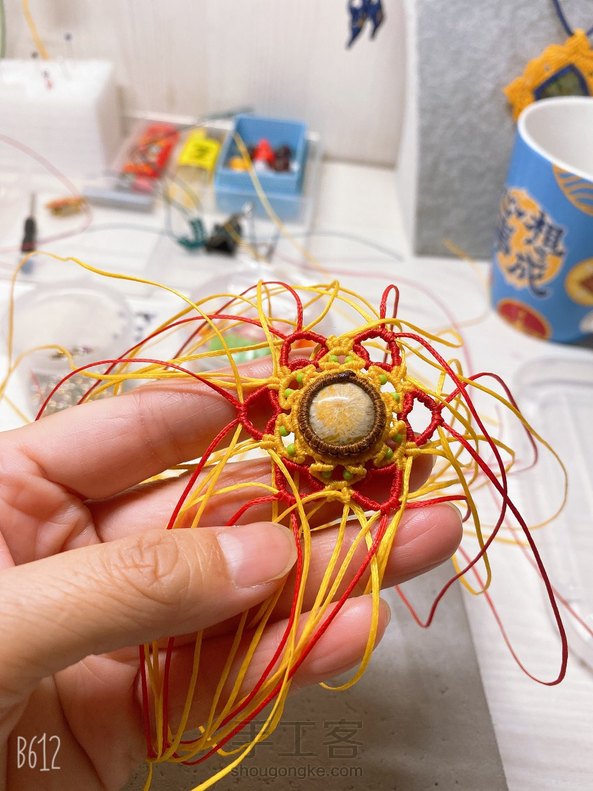 交个作业，配色怪怪的🤨