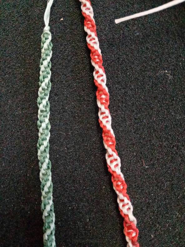 跟错教程结果出现了不同的效果，绿色的是教程款，红色的是跟错了教程，等下会上传做错款的教程