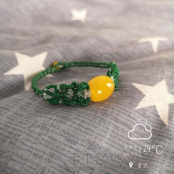 头一次觉得0.65圆蜡这么粗，哈哈
绳太粗，就不好看啦
一开始真有要扔掉的强烈感觉，
之后觉得等退蜡后应该会好点吧
自我安慰一下🤔🤔🤔