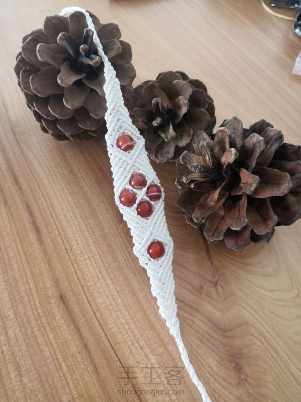 应该配上耳环！嗯😊