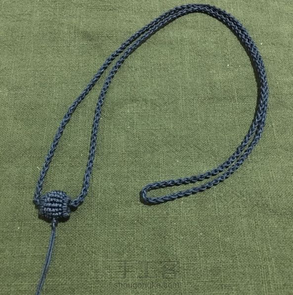 用来做了一个无痕的吊坠绳。感谢教程