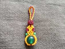 用线头编的，感觉不如作者编的好看。