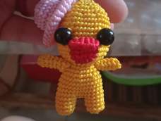 眼晴有点大了,不过个人觉的还挺可爱!第一次完成立体小动物,请老师指正