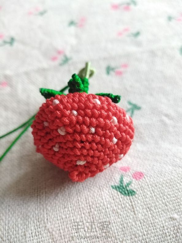 小白点草莓 第1张