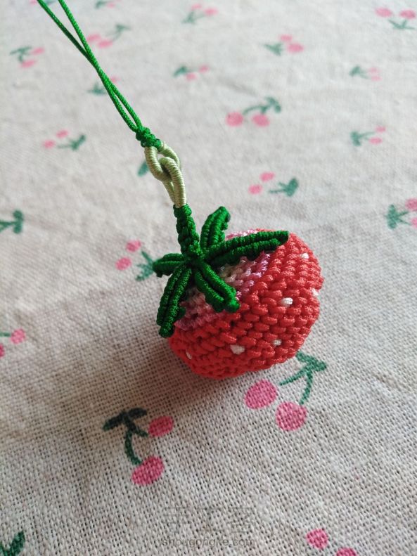 小白点草莓 第3张