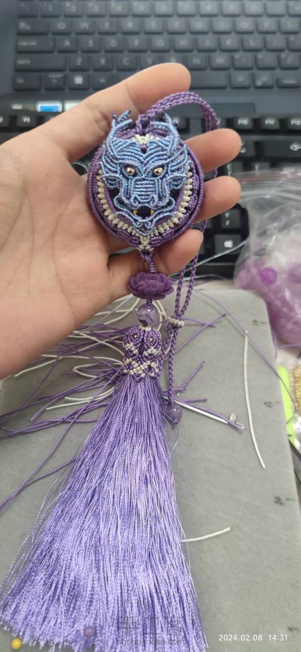 实物更好看，流苏帽用的72玉线，估计扁蜡线效果会更好