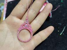 来交个作业，用6股和9股幻彩线做的，，感觉9股的好看，6股的线太细了