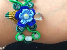 学生时期告诉我们，即使抄作业也不能抄的一模一样，我承认只是没有一样的珠子和线，绝对不是手的问题🙈🙈🙈