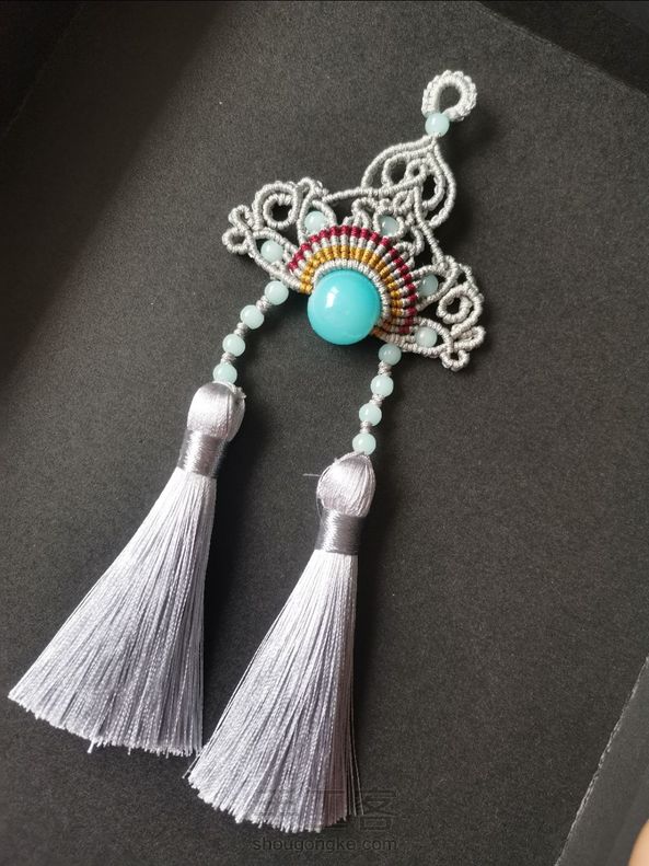 珠子太小，线没加够，原版的基础上改变了一下