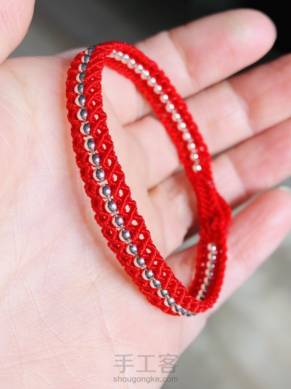 喜欢的红绳第二款，六股股线配2.5的银珠刚好