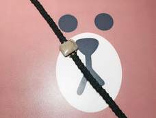 愚人节快乐。
今天也是哥哥张国荣的18周年祭日。
十八年后,风继续吹,你仍是那银河星星。 