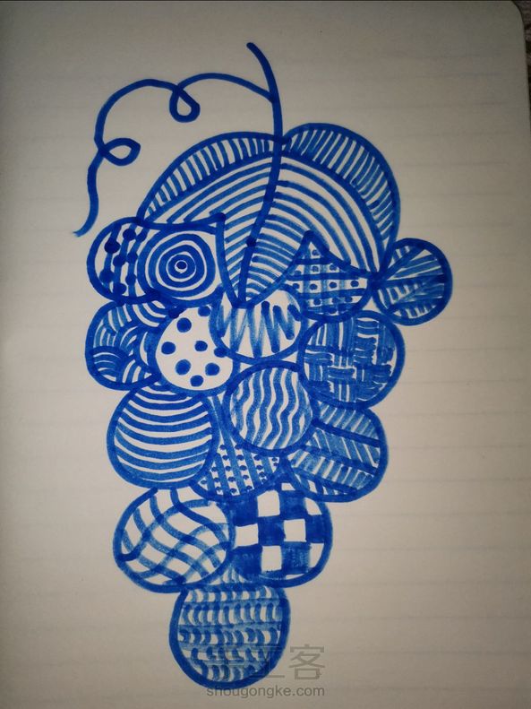 用蓝色水彩笔画的